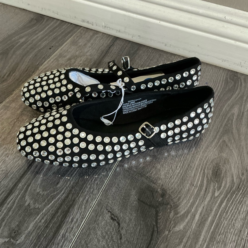 Women’s  Issa Rhinestone Ballet Flat. - Picture 12 of 16
